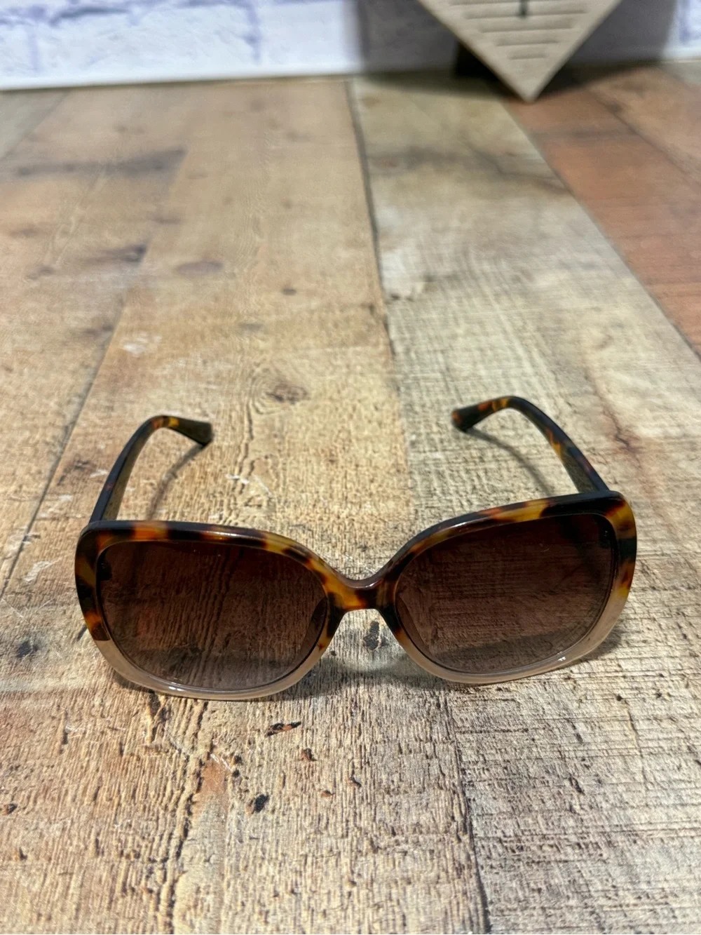 Oscar by Oscar de la Renta 1341 Brown Authentic Women Sunglasses /1333